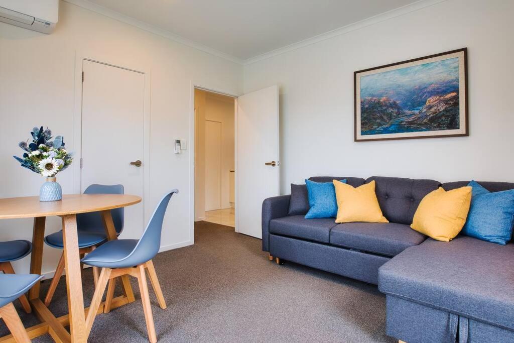 Cozy Retreat On Serene Street Hamilton Ngoại thất bức ảnh