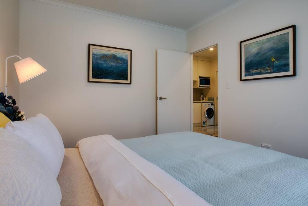 Cozy Retreat On Serene Street Hamilton Ngoại thất bức ảnh