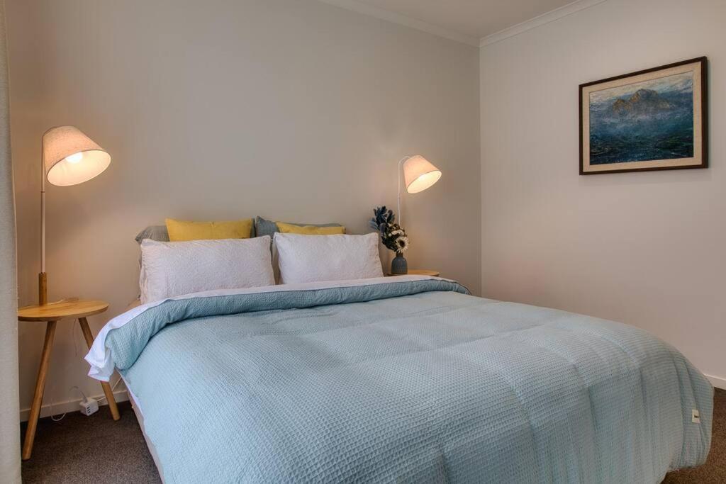 Cozy Retreat On Serene Street Hamilton Ngoại thất bức ảnh