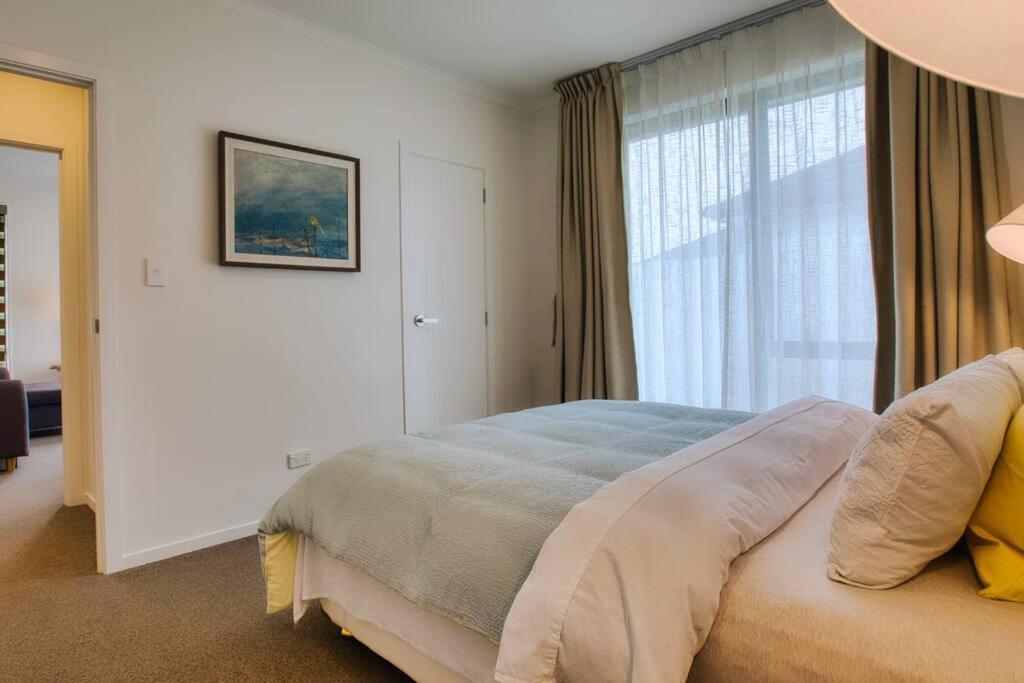 Cozy Retreat On Serene Street Hamilton Ngoại thất bức ảnh