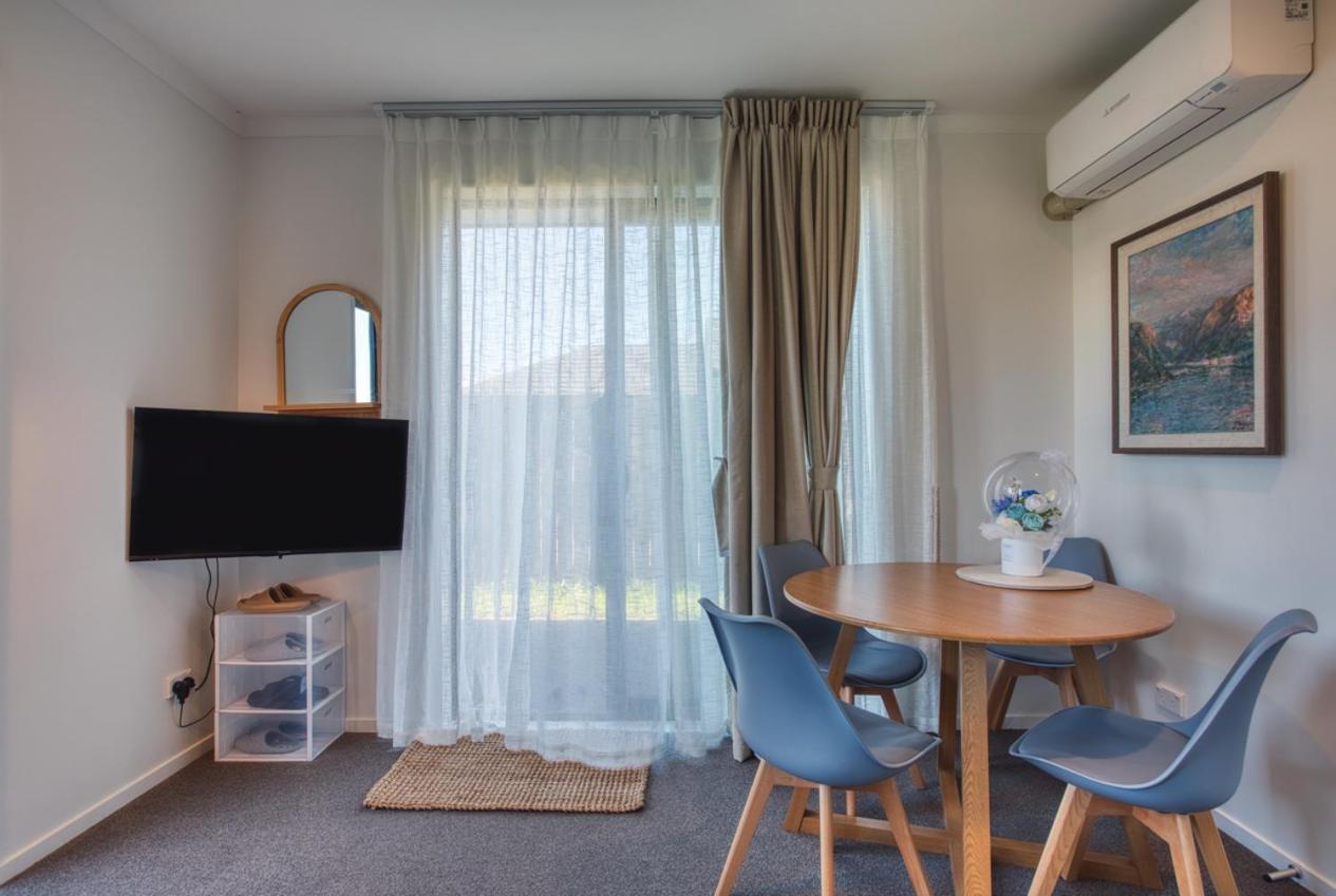 Cozy Retreat On Serene Street Hamilton Ngoại thất bức ảnh